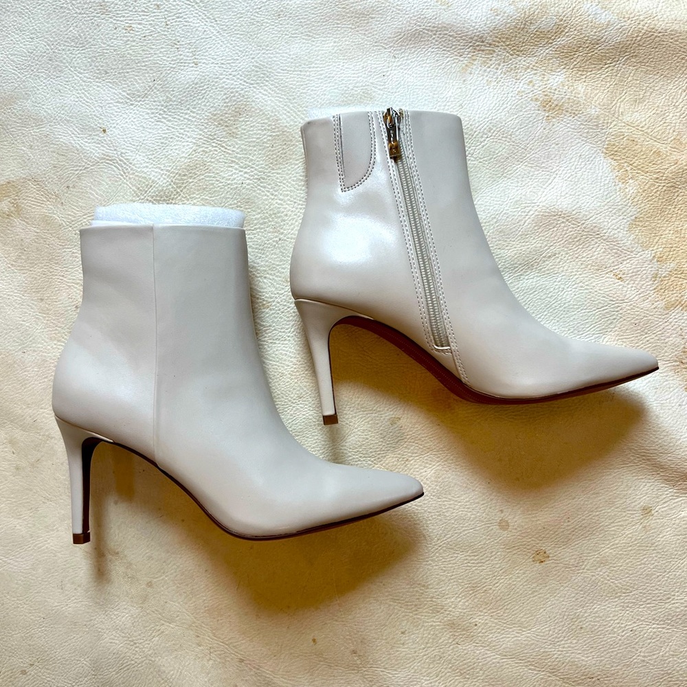 Steven New York by Steve Madden Lizziey Boot Size 6